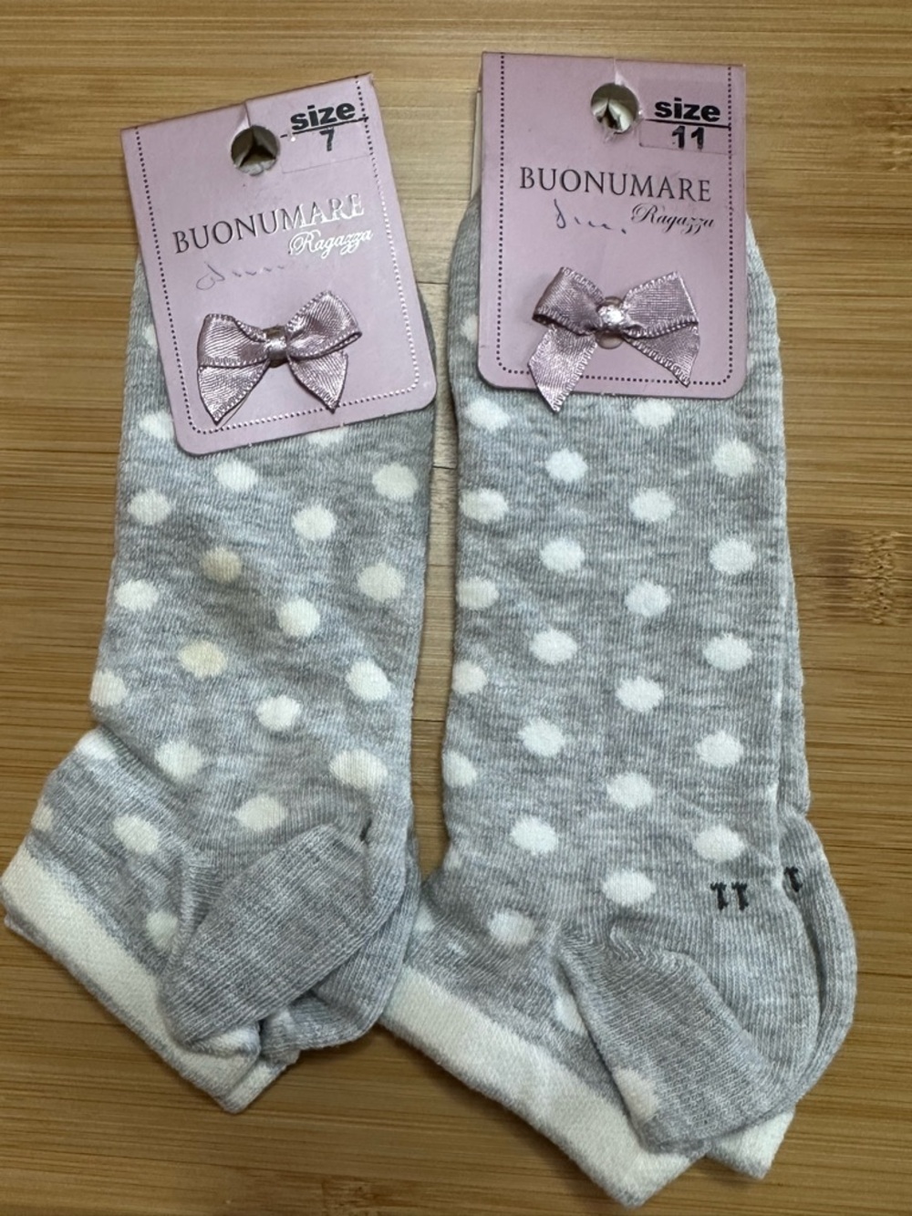 Buonumare Gray Polka Dot Ankle Socks with White Dots